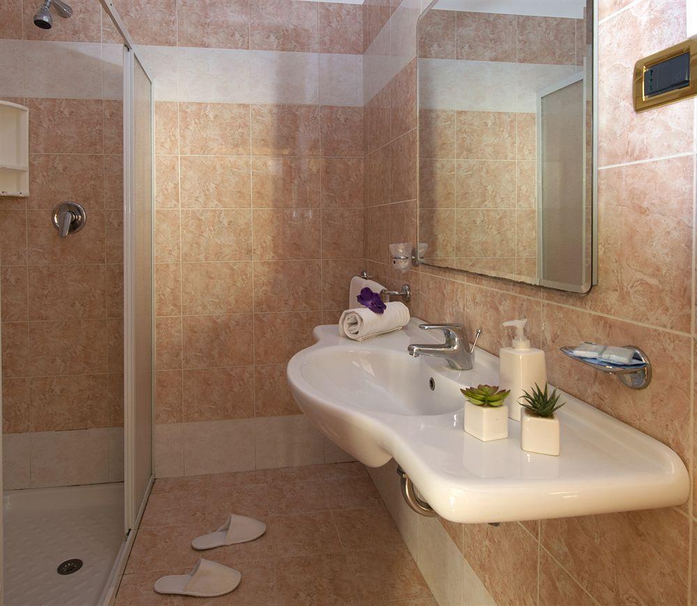 Hotel Corallo Рим Екстериор снимка